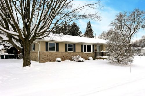 419 Locust Drive, WEST BEND, WI, 53095 | Card Image