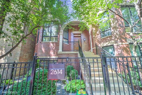 2614 N Hermitage Ave, Chicago, IL, 60614-5536 | Card Image