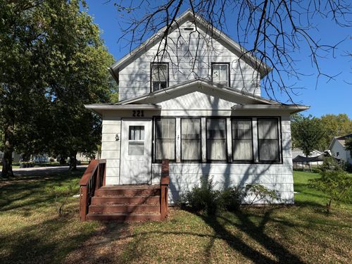 221 W 4th St, Morton, MN, 56270-1193 | Card Image