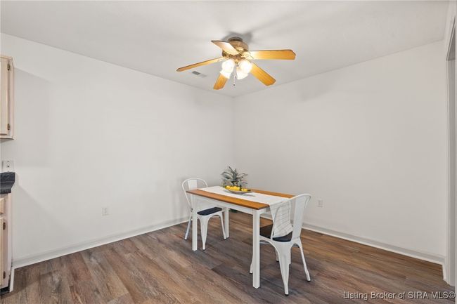 207 Colonial Club Dr, Condo with 2 bedrooms, 2 bathrooms and null parking in New Albany IN | Image 8