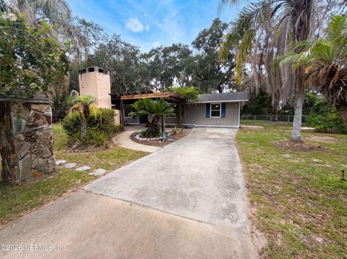 6854 Holly Hill Rd, Melrose, FL, 32666-8811 | Card Image