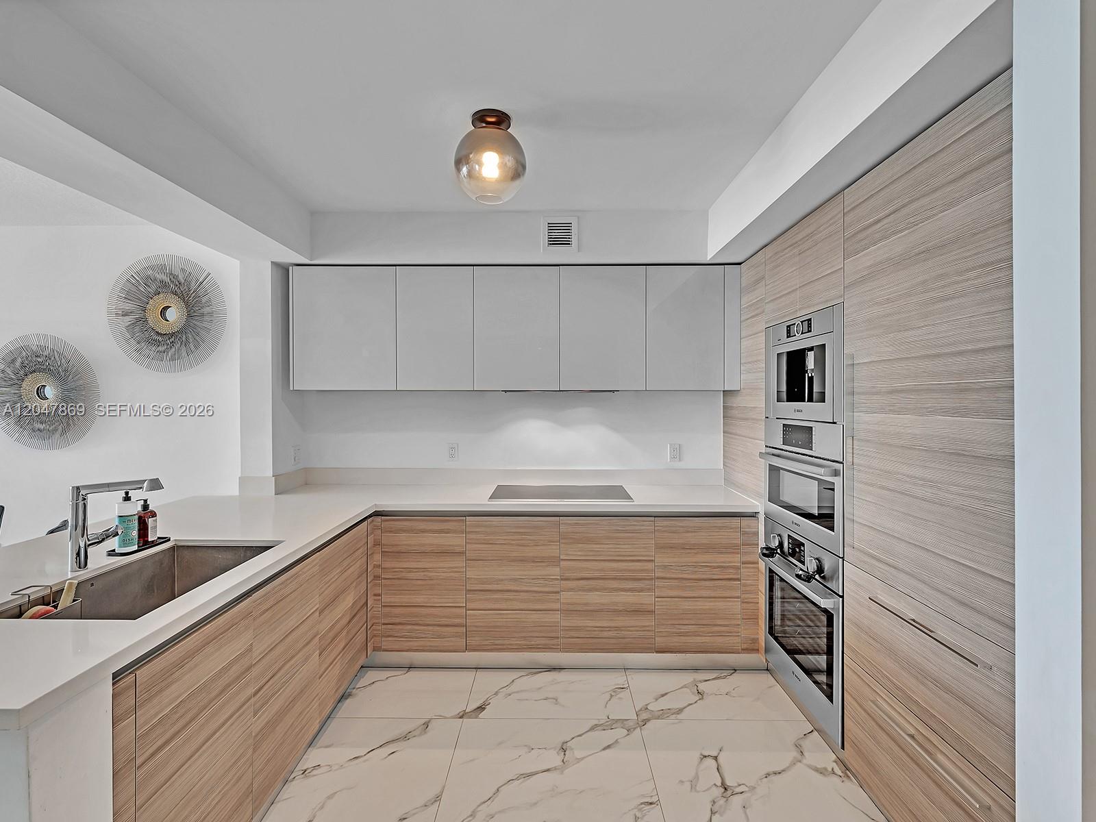 Residential Lease in Sunny Isles Beach 3