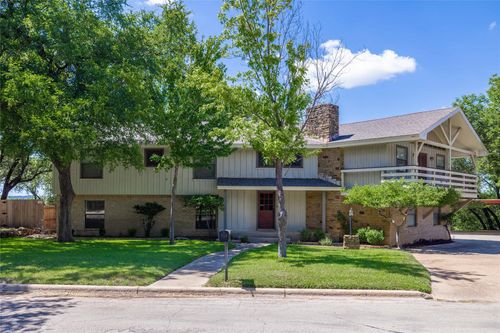 18 Canyon Creek Dr, Brownwood, TX, 76801-6603 | Card Image