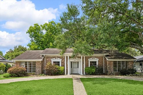 8015 Burning Hills Dr, Houston, TX, 77071-1208 | Card Image