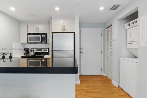 apt-107-2129 Washington Ave, Miami Beach, FL, 33139-1712 | Card Image