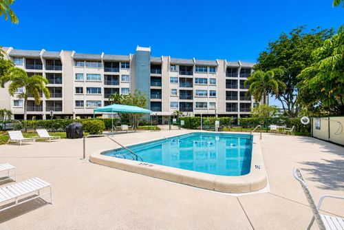 211-505 Spencer Drive, West Palm Beach, FL, 33409 | Card Image