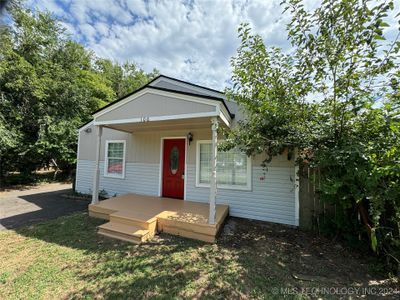 106 W Mosier Street, House other with 4 bedrooms, 2 bathrooms and null parking in Norman OK | Image 2