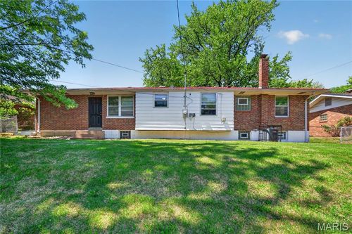 9922 Norwich Dr, Saint Louis, MO, 63137-1417 | Card Image