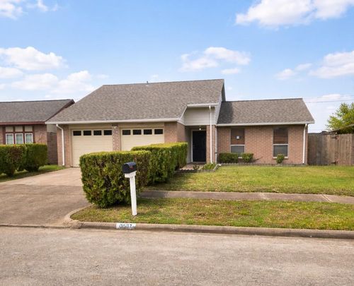 9507 Kingsvalley St, Houston, TX, 77075-5129 | Card Image