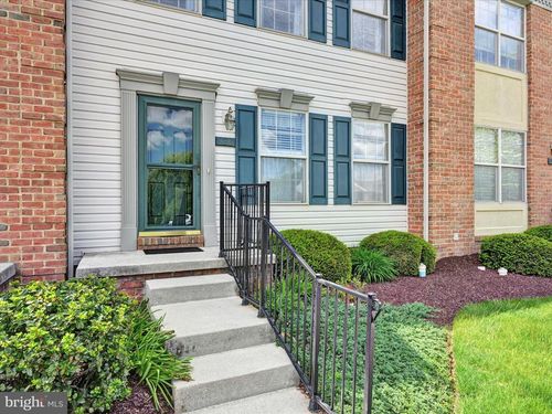 426 Cobblestone Ln, LANCASTER, PA, 17601-3372 | Card Image