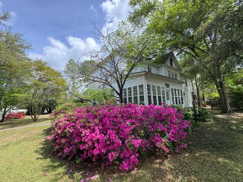 5 S Rosemary Ave, Andrews, SC, 29510-2631 | Card Image