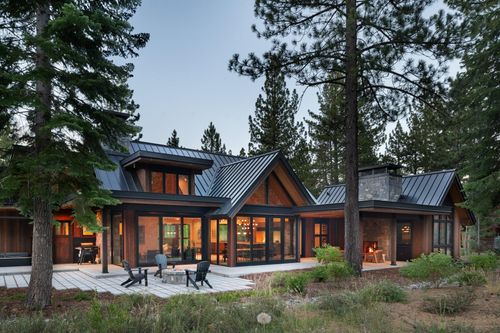 8225 Lahontan Dr, Truckee, CA, 96161-5160 | Card Image