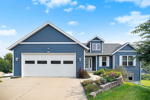 3125 Meadow Hills Dr, Middleville, MI, 49333-8030 | Card Image
