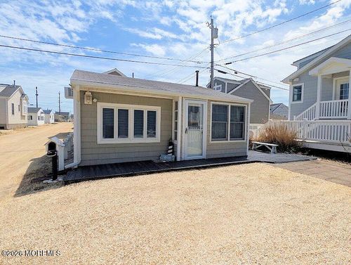 111 W Marlin Way, Lavallette, NJ, 08735-1227 | Card Image