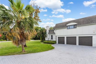 2201 Sw 115th Ter, House other with 5 bedrooms, 5 bathrooms and null parking in Davie FL | Image 2