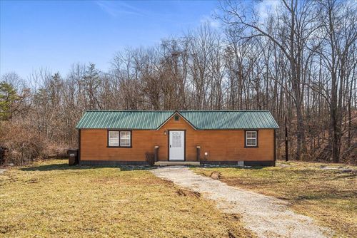 105 Patricia Ln, Clay City, KY, 40312-8908 | Card Image