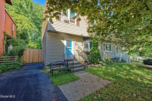 18 Hamilton Pl, Cohoes, NY, 12047 | Card Image