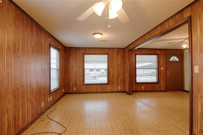 C - 1116 Simpson St, House other with 2 bedrooms, 1 bathrooms and 2 parking in Schulenburg TX | Image 4