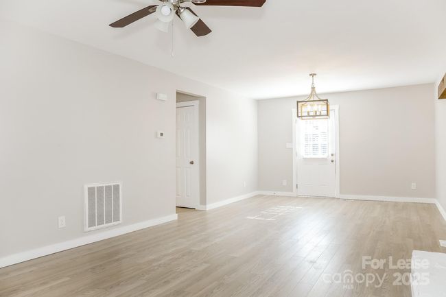 11417 Park Rd, House other with 3 bedrooms, 2 bathrooms and null parking in Charlotte NC | Image 4