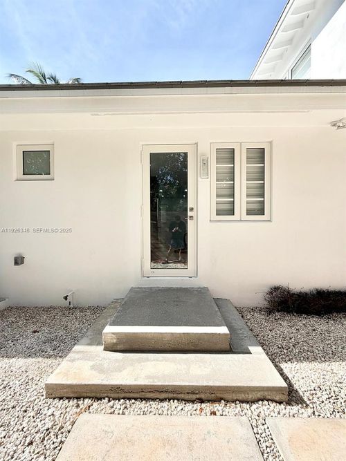 2-524 Ne 65th St, Miami, FL, 33138-6136 | Card Image