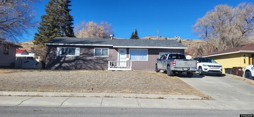 201 La Paloma Dr, Rawlins, WY, 82301-5111 | Card Image