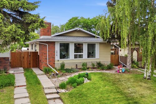 3016 Cedar Ridge Dr Sw, Calgary, AB, T2W1X6 | Card Image