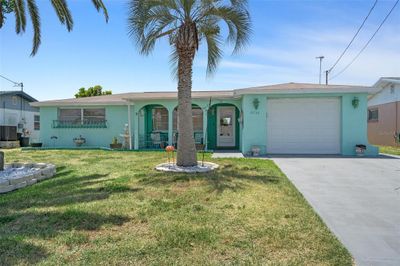 12739 3rd Isle, House other with 2 bedrooms, 2 bathrooms and null parking in Hudson FL | Image 1