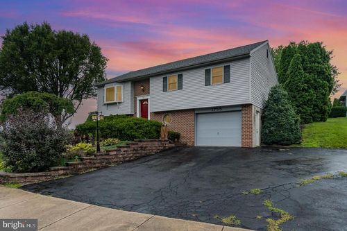 1755 Southport Dr, LANCASTER, PA, 17603-9351 | Card Image