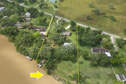3836 Brazos River Rd, Jones Creek, TX, 77541-8234 | Card Image