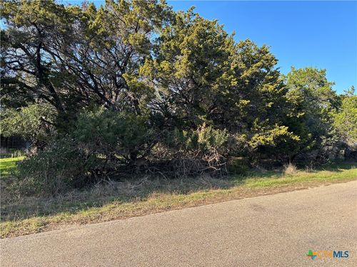 30 S Sherwood Dr, Belton, TX, 76513-6352 | Card Image
