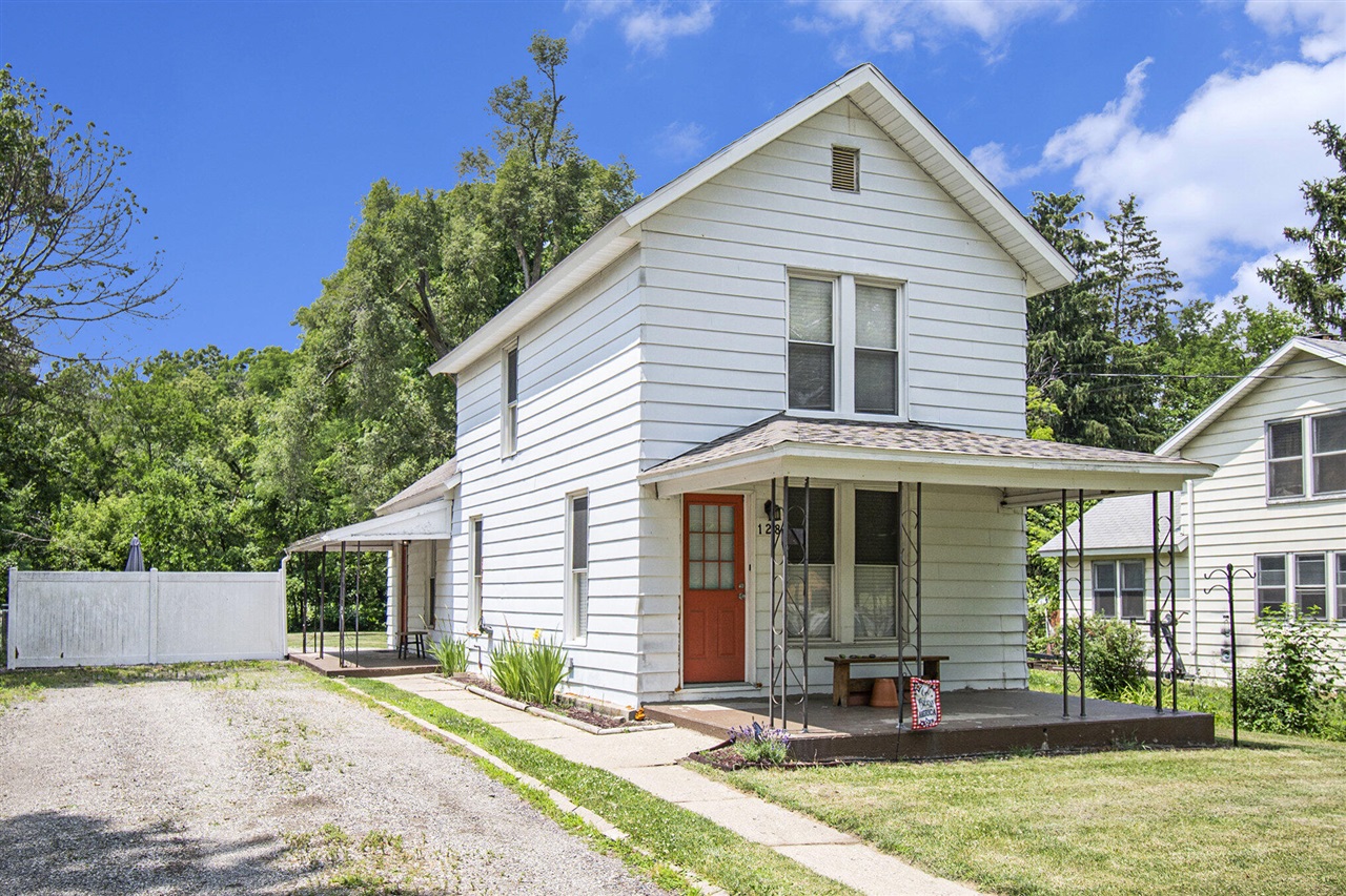 Broad St, Brooklyn, MI 49230
