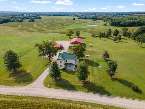 4558 Ne Jefferson Dr, Hamilton, MO, 64644-9266 | Card Image