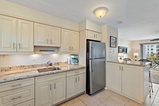 APT-308 - 33 Ocean Ave, Condo with 1 bedrooms, 1 bathrooms and null parking in Palm Beach Shores FL | Image 4