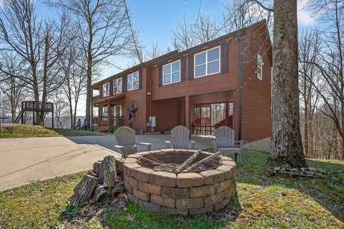 300 Crest Dr, Smithville, TN, 37166-4905 | Card Image