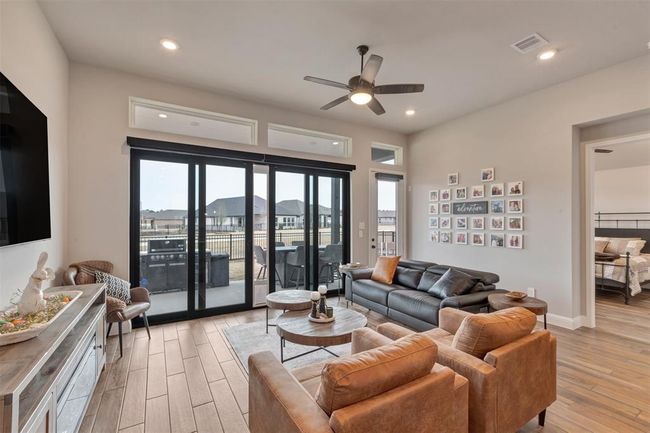 Patio door opens all the way across | Image 9
