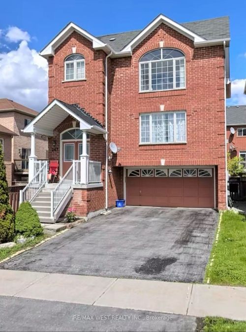 247 Knapton Dr, Newmarket, ON, L3X3B7 | Card Image