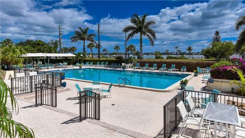 7-204-1800 Se Saint Lucie Boulevard, Stuart, FL, 34996 | Card Image