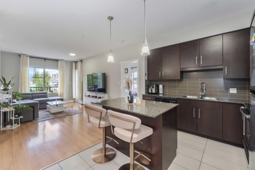 404 22290 North Ave, Maple Ridge, BC, V2X8Z8 | Card Image
