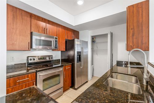 apt-318-2421 Ne 65th St, Fort Lauderdale, FL, 33308-1558 | Card Image