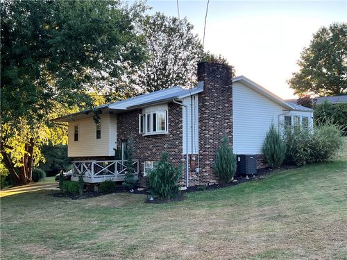 20 Colonial Dr, Waynesburg, PA, 15370-3465 | Card Image