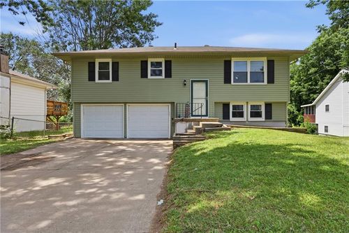 1922 S Leslie Dr, Independence, MO, 64055-1224 | Card Image