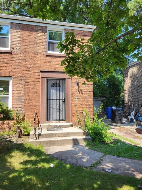 2548 E 96th St, CHICAGO, IL, 60617-4954 | Card Image