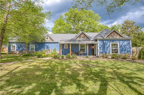 302 4th Ave Sw, Gravette, AR, 72736-9586 | Card Image