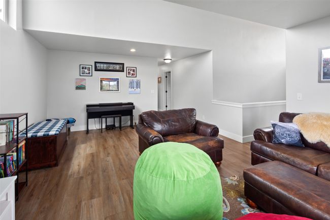 Upper level spacious play room. | Image 45