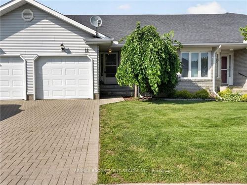 11 Garden Drive, West Lincoln, ON, L0R2A0 | Card Image