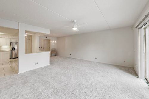 unit-110a-710 Creekside Dr, Mount Prospect, IL, 60056-6374 | Card Image