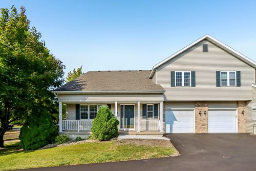 952 Chandler Ln, Sun Prairie, WI, 53590-4445 | Card Image