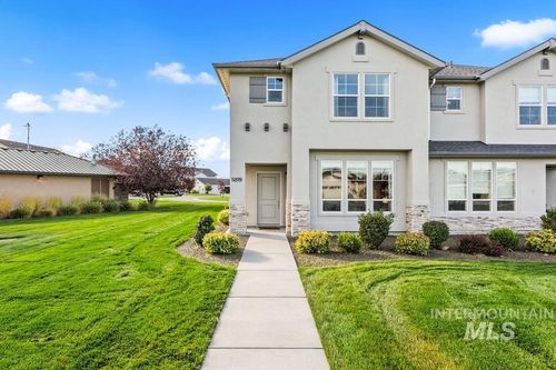5819 W Hamm Ln, Eagle, ID, 83616-5729 | Card Image