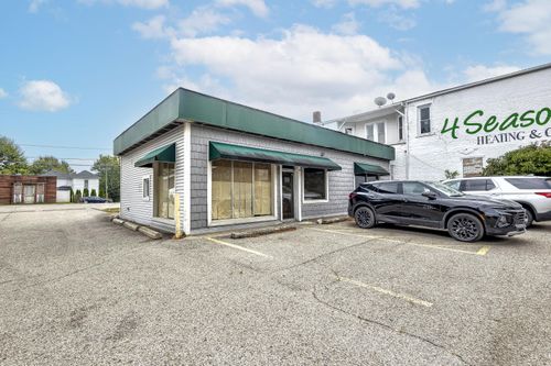 23 E Main St, Centerburg, OH, 43011-7074 | Card Image