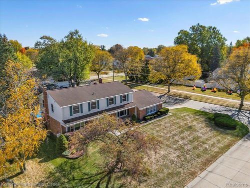 29816 Club House Ln, Farmington Hills, MI, 48334-2016 | Card Image